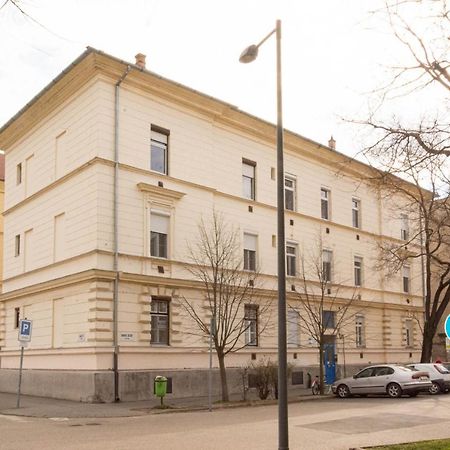 Center Apartman Seghedin Exterior foto