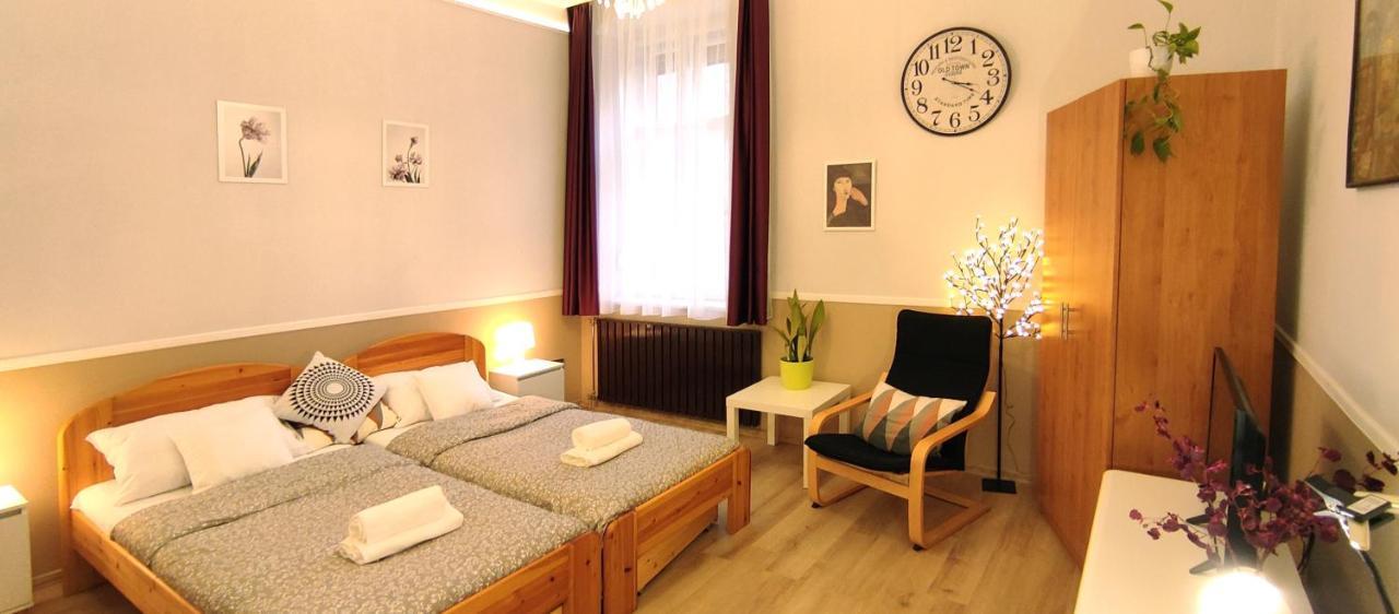Center Apartman Seghedin Exterior foto