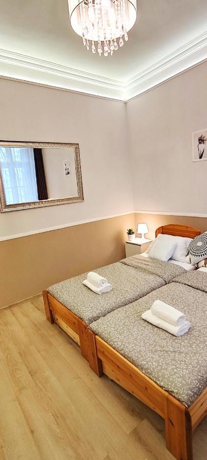Center Apartman Seghedin Exterior foto