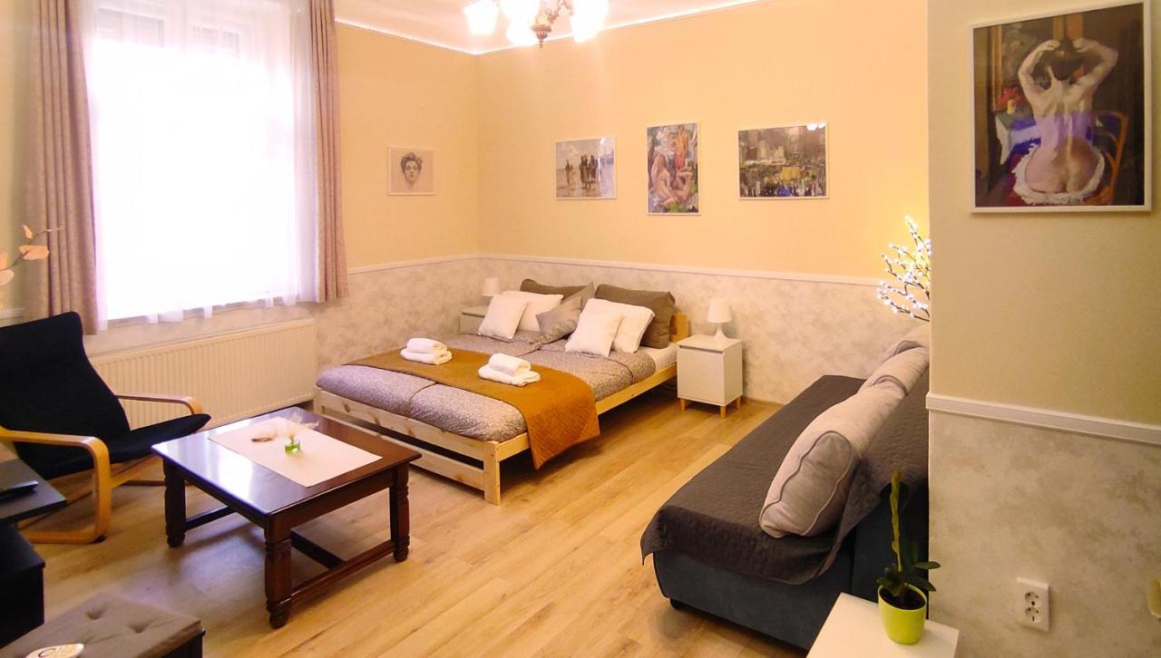 Center Apartman Seghedin Exterior foto
