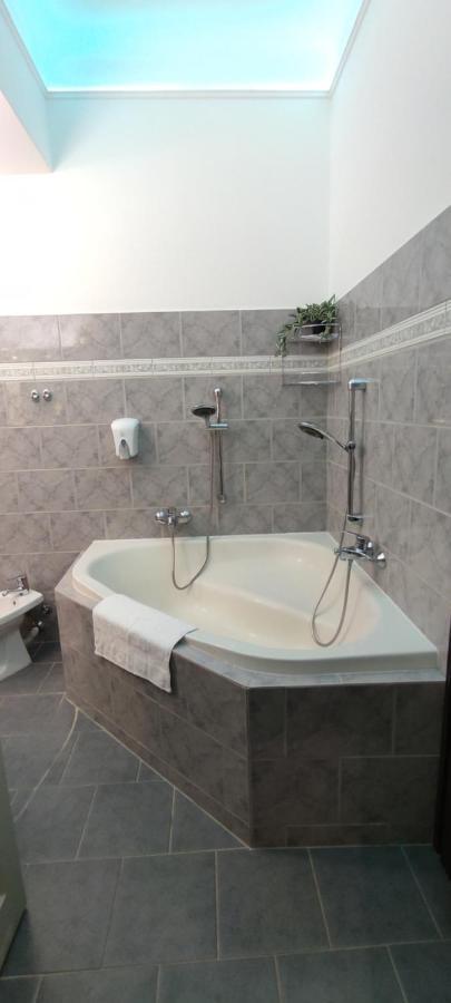 Center Apartman Seghedin Exterior foto